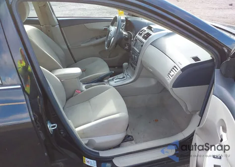 2013 Toyota Corolla Le z USA, uszkodzony, nr VIN 2T1BU4EE7DC946679